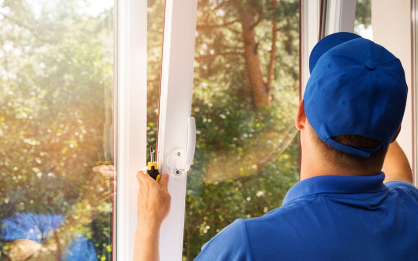 Entretenez vos menuiseries aluminium, PVC et bois